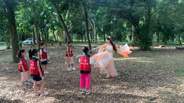 八桂小记误入“仙界”，勇闯良凤江仙侠会，客串“月老”牵红线