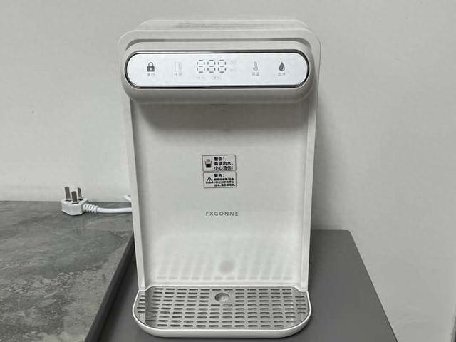 行业焦点！死磕安全母婴级抗菌+0塑料0胶水，宫菱即热饮水机测评