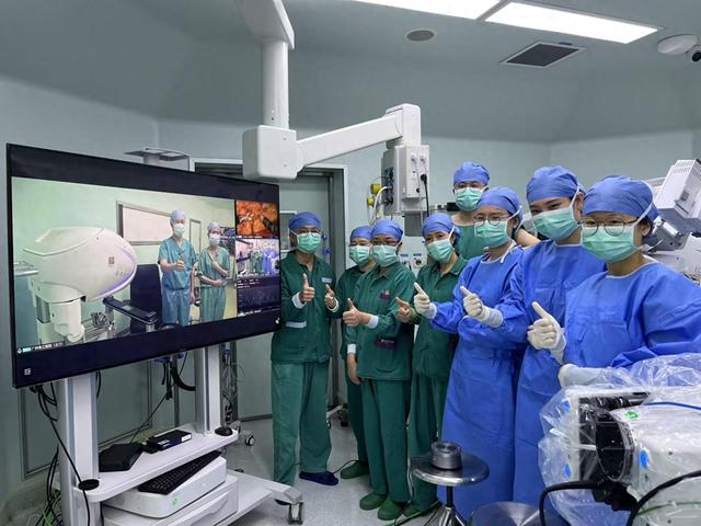 从一千例手术看精准智能手术未来：珠江医院国产手术机器人在多学科“开花”！