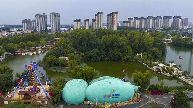 漯河神州鸟园：现代游乐与仿古建筑交织的城市新景