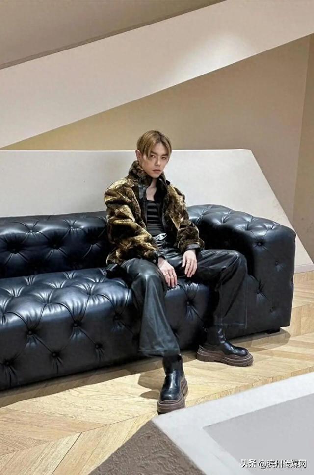 舞者解晓东经抢救无效去世，曾摔伤脑部重度昏迷	，去年7月同事还发文公开寻求帮助