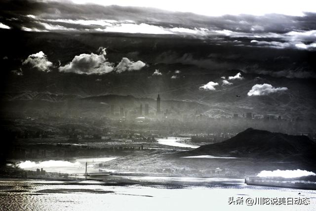 解放军战机抵近桃园外海，俯瞰台北101大楼	，战术上处于空袭位置