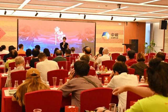 新加坡ASA中欧航旅首批百人团探访酒鬼酒，共促“酒旅融合”国际化