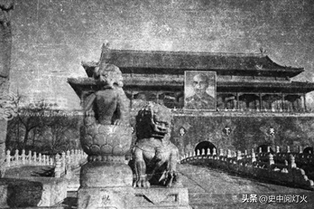 为何天安门不悬挂毛主席的照片，反倒要挂主席的画像？