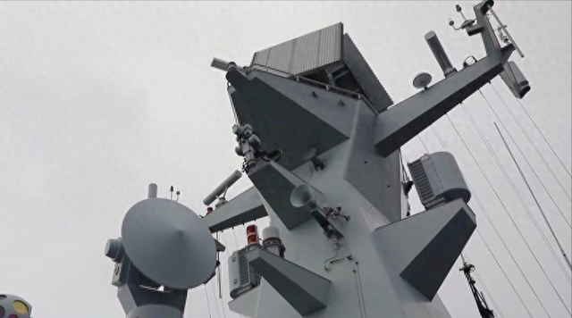 解放军围台军演历史性突破，特朗普连说两个不，普京做最明智选择