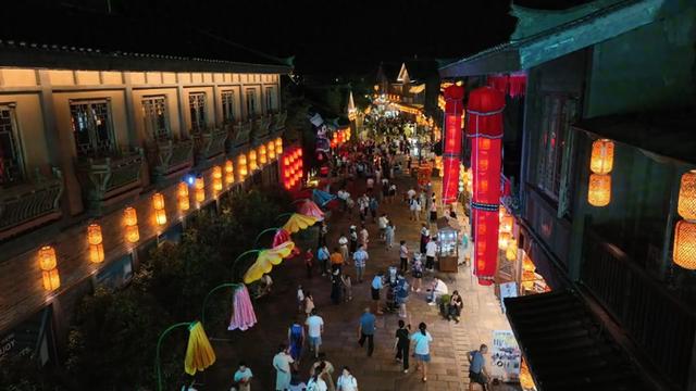 “秘境丹寨”沉浸式玩法 引爆“夜间经济”新引擎