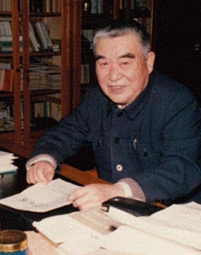 原河南省省长，后任辽宁省书记，自称是“农民的儿子”，享年81岁