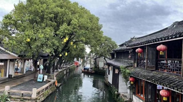 暑假刚过又有人开抢机票  调查：中秋和国庆长假仍有大量3折机票｜经济青观察