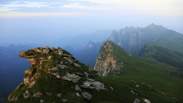 18岁小白独闯鳌太线，坠崖、幻觉、迷路、骨折，靠吃牙膏硬撑十天