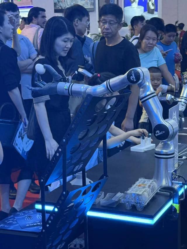 处理小龙虾，机器人来了