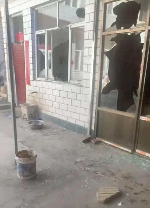 山西反杀案新细节太气人，申家儿子不在场，原告对警察放狠话？