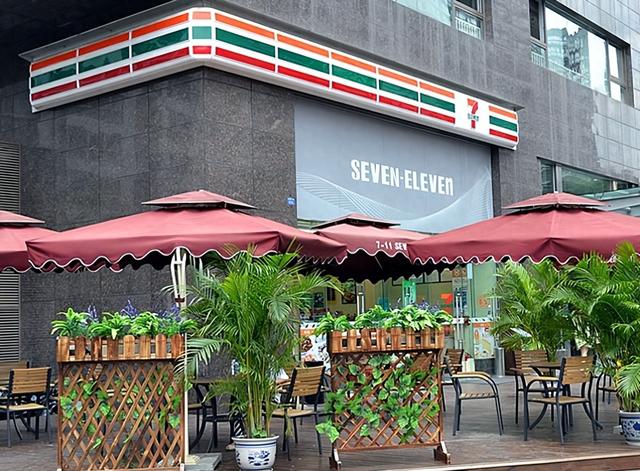 推新型门店、代收快递 便利店的自救与升级