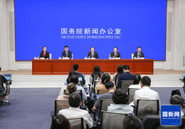“说走就走”的旅行成新选择 我国平均每天约有1.3亿人次自驾出行