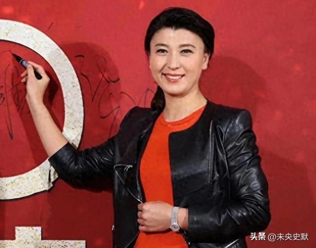 闫学晶风波终于落幕	，6个男人惨遭牵连，儿媳与继女最不好过