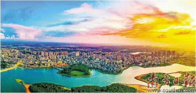 雷州水库化身“天空之镜” 一泓碧水穿城过 生态美景入画来