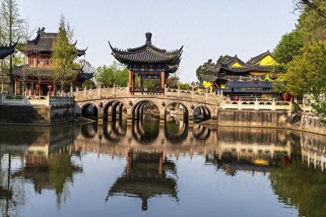 一直以为苏州、扬州够味了，直到我去了这座江边小城！