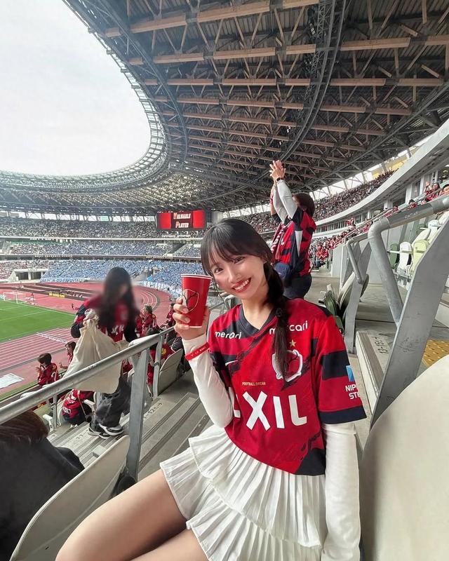日职联赛：鹿岛鹿角加快争冠步伐，福冈黄蜂血洗川崎前锋