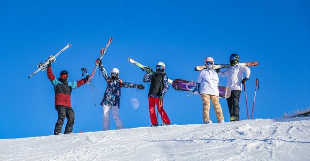 最长冰雪季来了！有雪场提前20天就开板，周边酒店订单量猛增