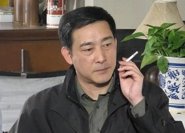 大家熟悉的他早已逝世，一天吃几十片止痛药，去世半年公众才知道