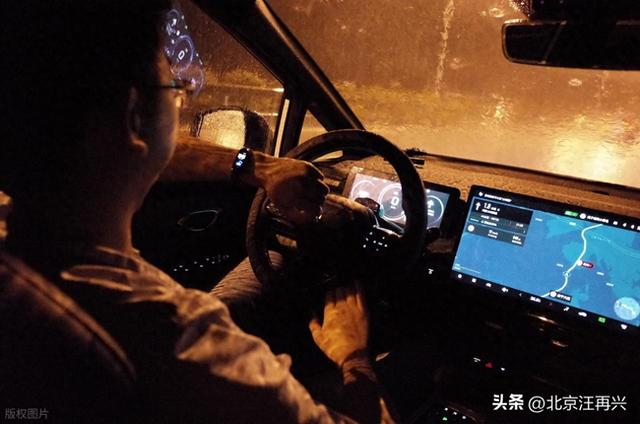 自驾跑长途，并非大货，为什么还有人喜欢跑夜路