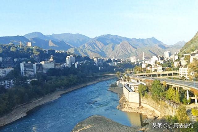 成都轻松往返攀枝花，异木棉花开成海，粉色花海超级壮观！