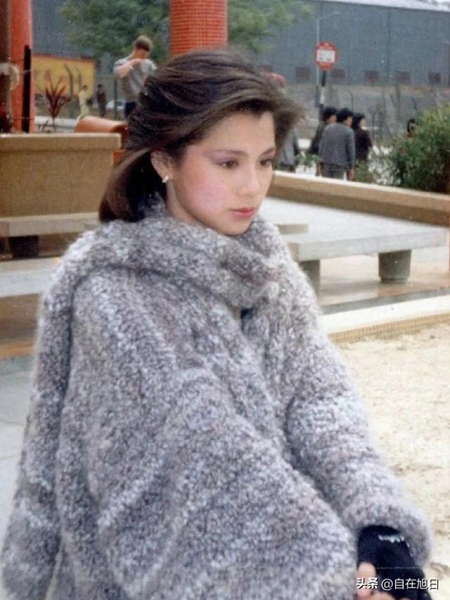 救命！翁美玲老照片惊到我了！80年代穿搭比现在网红高级10倍！
