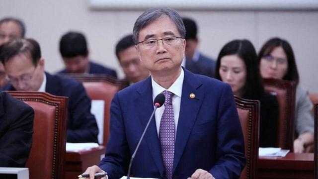 中方刚确认出席朝鲜80周年庆典，不到一天，就接到韩国外长电话