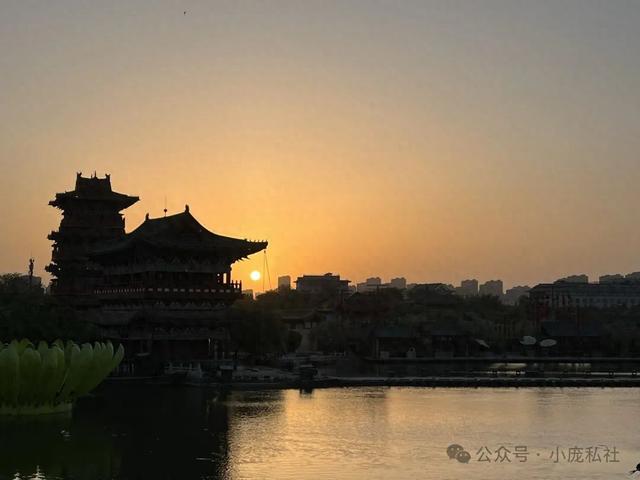 伴清风，我穿越千年古城