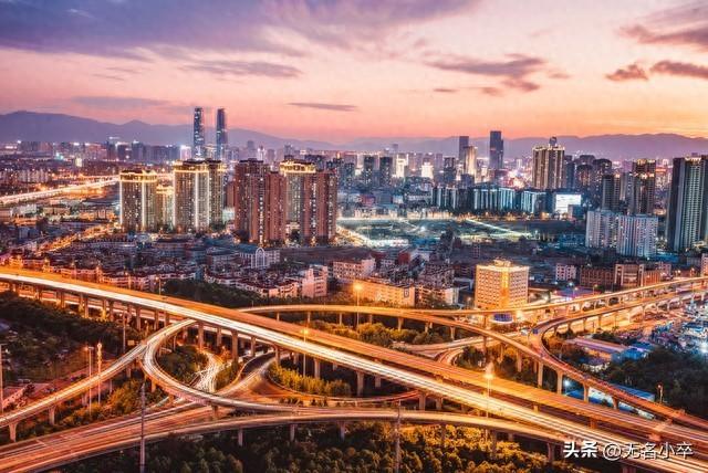 真的让人没想到，云南昆明这两个地方这么火爆还免费，游客这么多