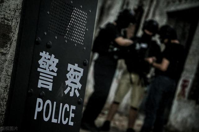梦见家里有小偷,并把他捉住了代表什么？（心理专家朱建军梦到进监狱代表什么）