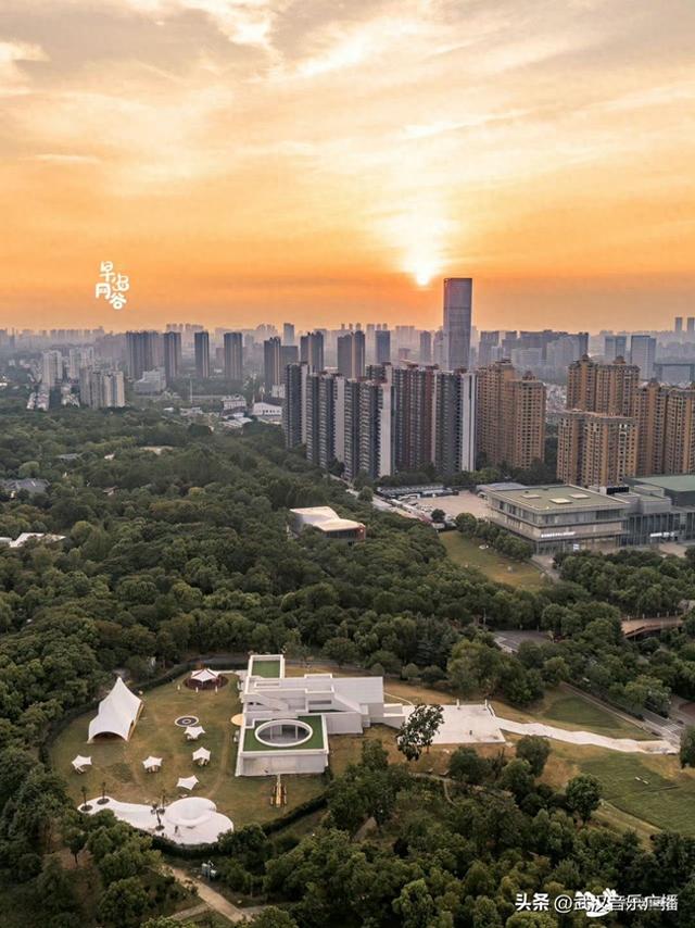 武汉的夏天，最浪漫的事莫过于追逐日落