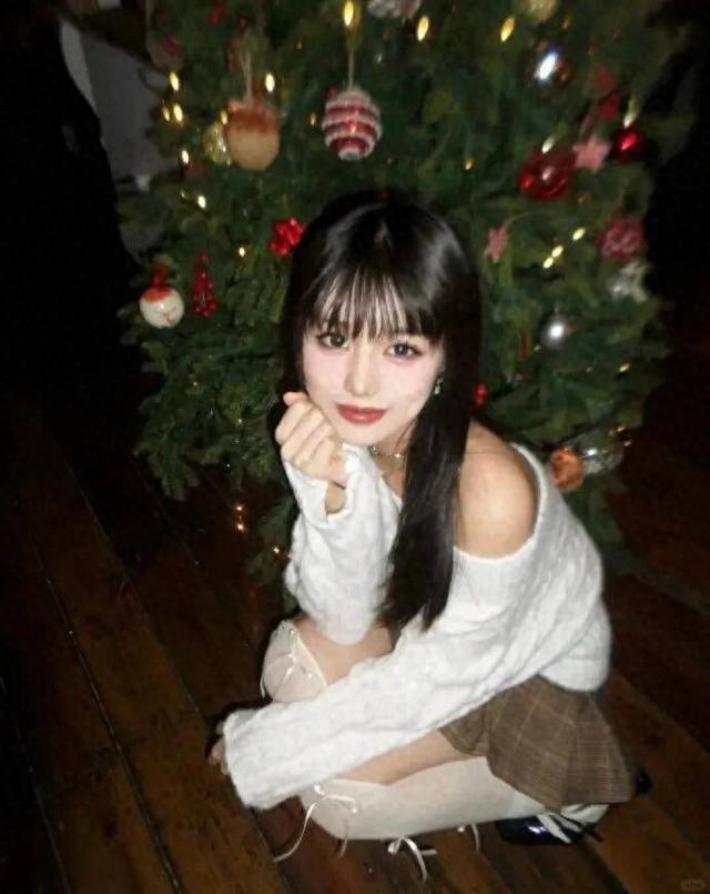 汪峰大女儿遗传母亲超模基因，天使脸蛋配魔鬼身材惊艳出圈