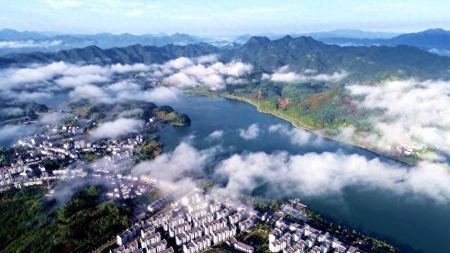 姜家镇，朱熹笔下的“天光云影处”