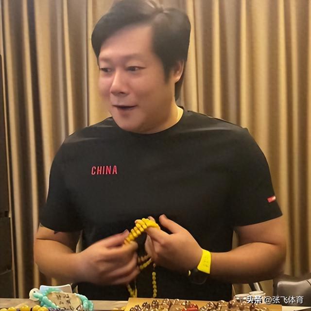 北京肖哥突发去世，年仅45岁	，家里原石成堆开大奔，十几套房出租