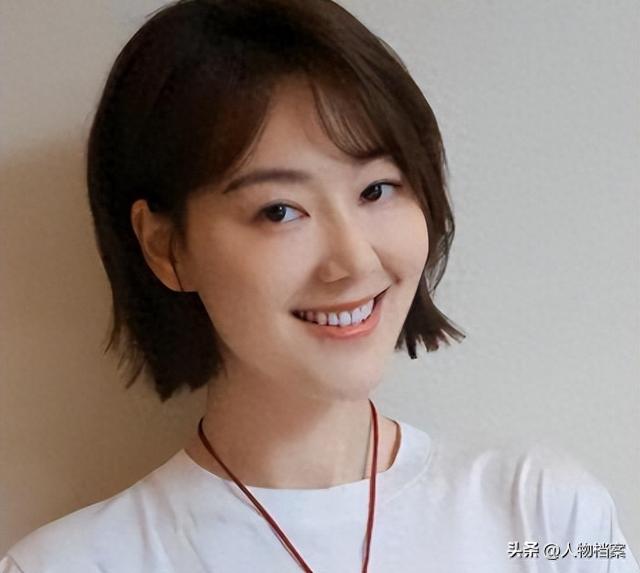 讨好大佬	，陪睡上位，遭央视“开除”，她身上的标签哪个才是真的