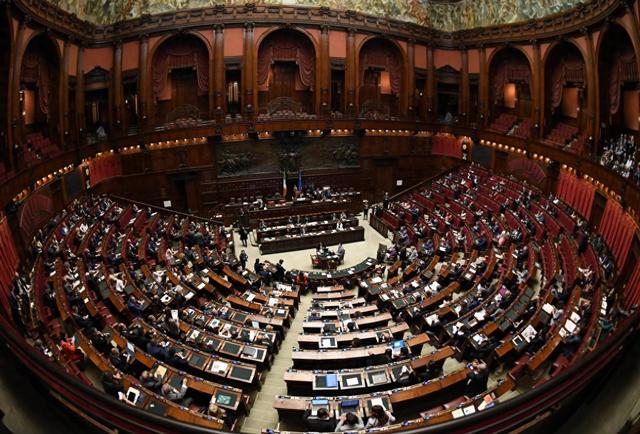 341：79！美国最新投票结果出炉，特朗普转变态度，一口气封杀75国