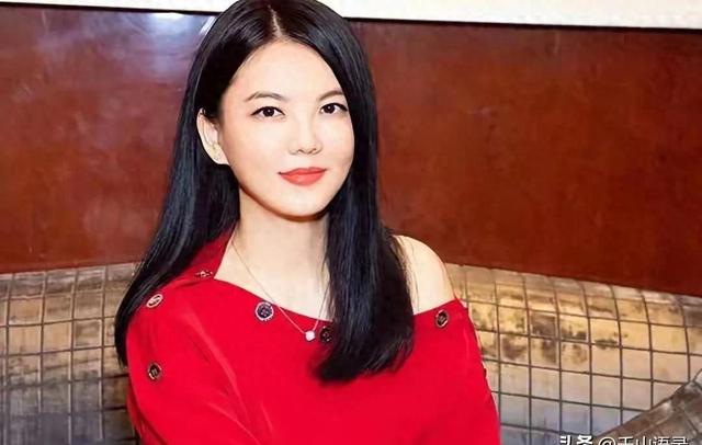 李湘不忍了！公开回应与释永信的真实关系，亲吻照的真相终于大白