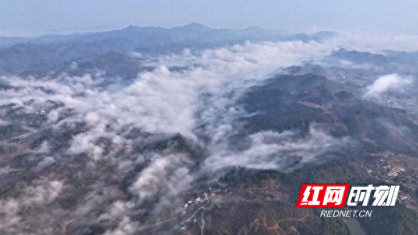 中方县：平流雾绘就山川诗意画卷