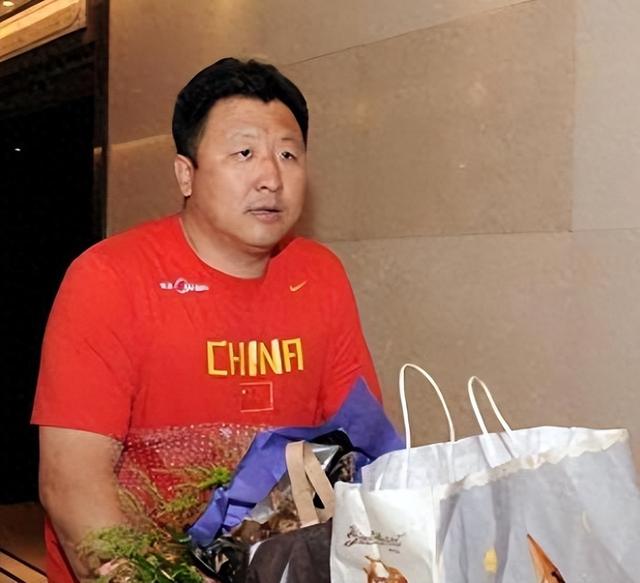 连娶3位徒弟，将奥运冠军变主妇，毁掉队员前途，金炜有多离谱？