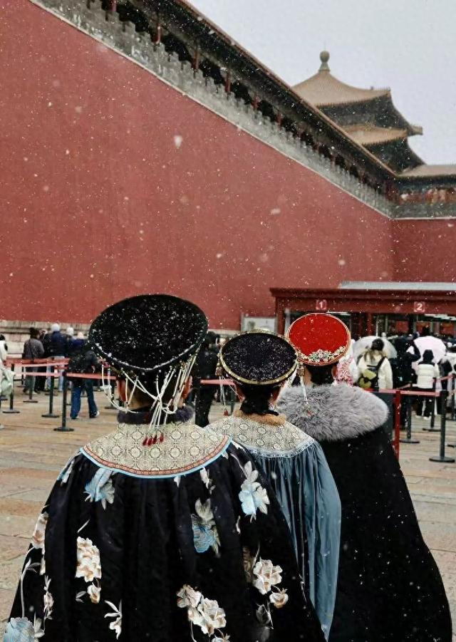 北京已达初雪标准，故宫解锁限定雪景