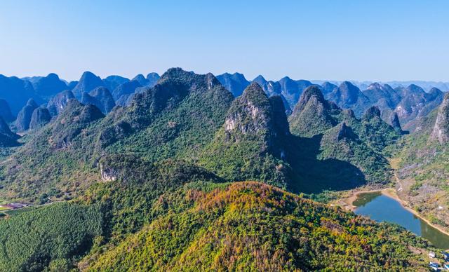 中渡多奇貌 峰林入九霄