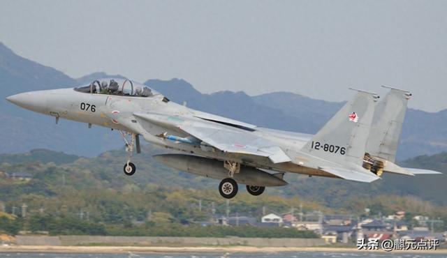 出大事了！轰炸机直逼日本，高市急抛“橄榄枝”，美国也坐不住了