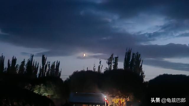 《诗歌：在托依堡勒迪看星》何向阳