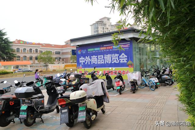 国庆期间，就在无锡长江路上扫个街，曾经的热闹不再