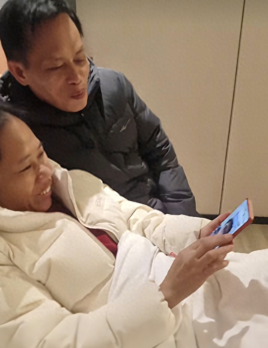 梁志辉爸妈直播间犯了一个致命错误，网友质疑会给志辉带来压力