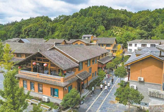 ​堰河村美景如画