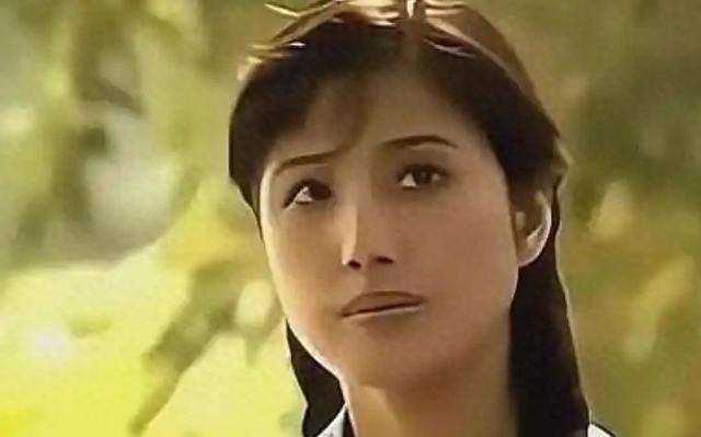 被丁克耽误半生，51岁她拼命生下一儿一女，如今活成女人的羡慕