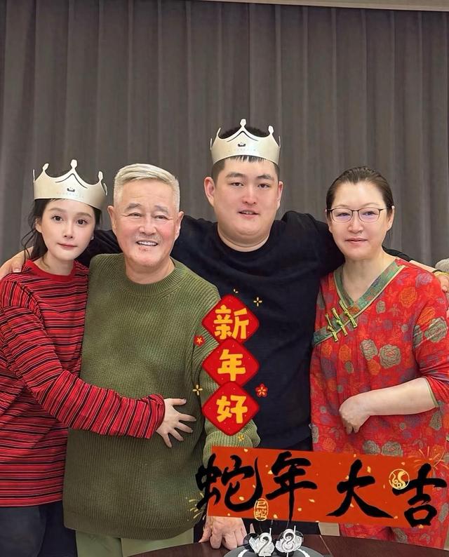 天佑说白睡球球三年移动端（球球自曝与天佑真实关系多年铁哥们）