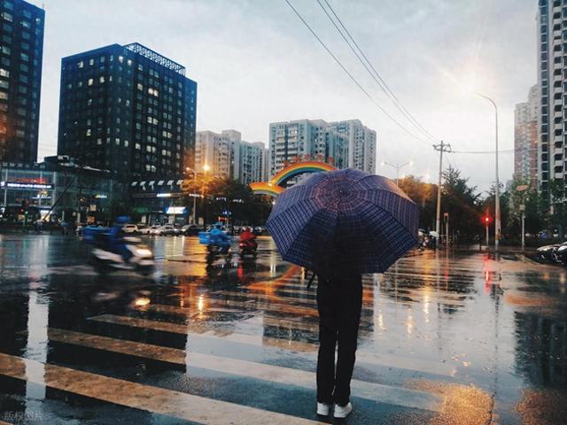 山西恼人秋雨半个月，半程长假旅游泡了汤，北方变水乡南方变沙漠