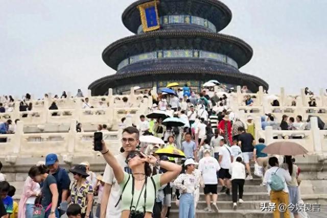 大量日本游客涌入北京，打着旅游幌子不去旅游不吃美食，为啥来？